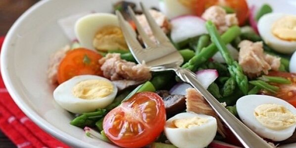 salad sayur jeung endog pikeun leungitna beurat