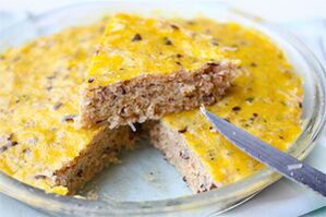 Omelet daging kukus tiasa dilebetkeun kana diet pikeun jalma anu ngalaman cholecystectomy. 
