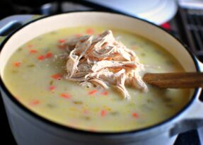Sup puree sareng sayuran sareng hayam pikeun pasien saatos cholecystectomy